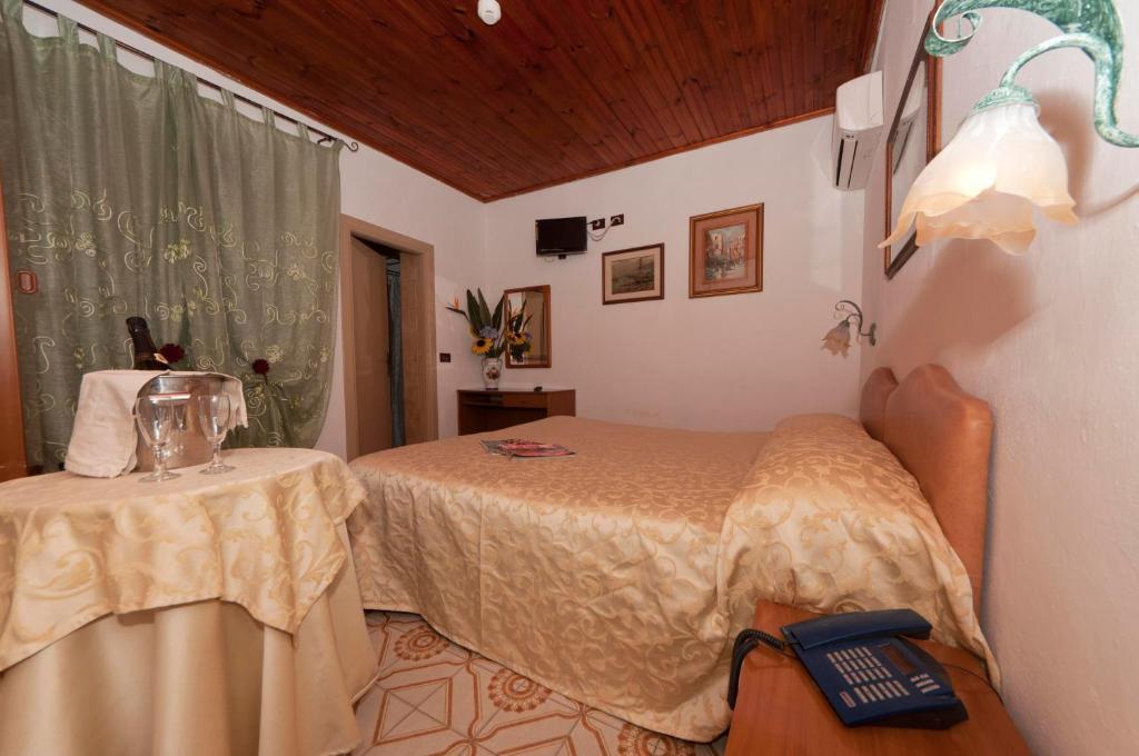 弗朗卡酒店 Forio di Ischia 客房 照片