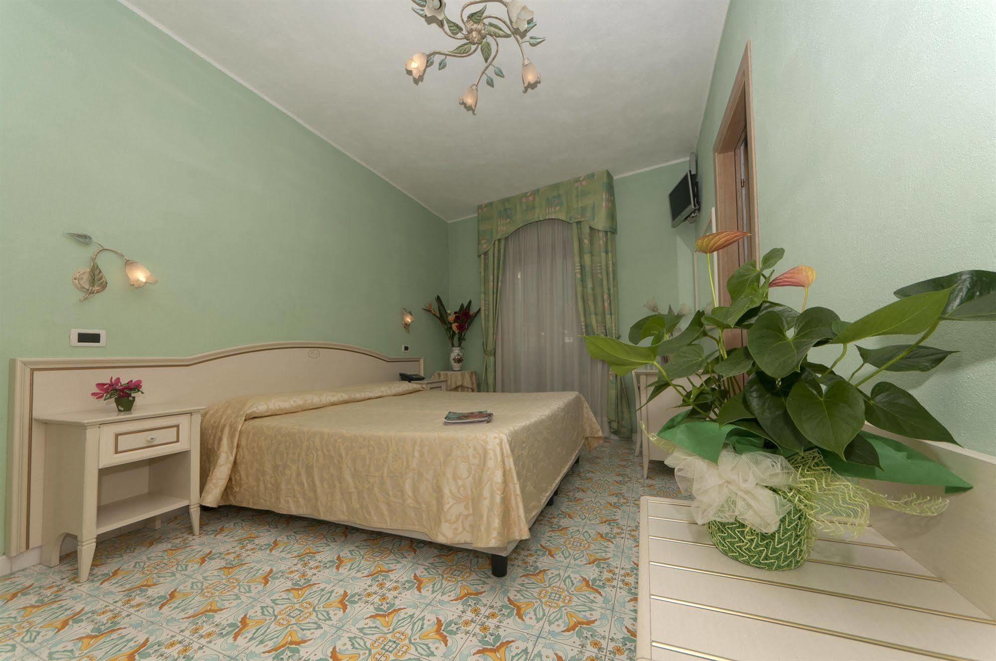 弗朗卡酒店 Forio di Ischia 外观 照片